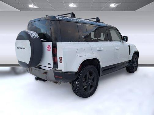 2022 Land Rover Defender 110 X-Dynamic SE
