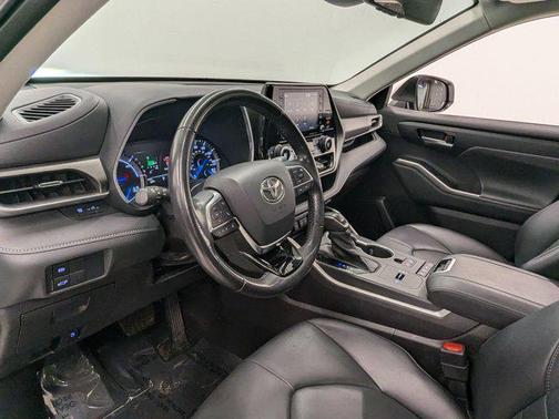 2021 Toyota Highlander Hybrid XLE