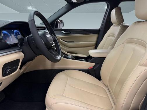Bright White Clearcoat 2023 Jeep Grand Cherokee Limited