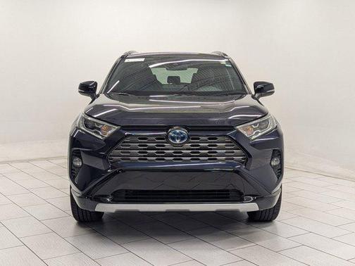 2020 Toyota RAV4 Hybrid SE