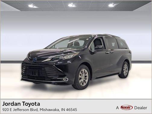2023 Toyota Sienna XLE