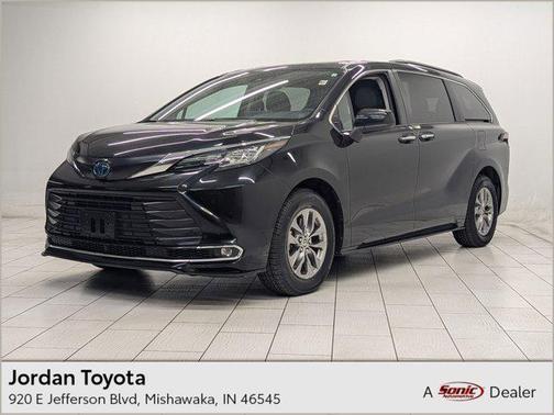 2023 Toyota Sienna XLE