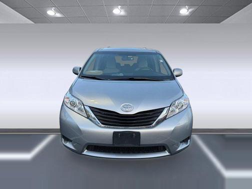 Silver Sky Metallic 2015 Toyota Sienna LE