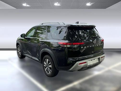 Super Black 2025 Nissan Pathfinder SL 4WD
