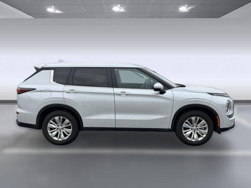 2025 Mitsubishi Outlander ES 2.5 S-AWC