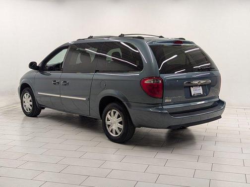 2006 Chrysler Town & Country Touring