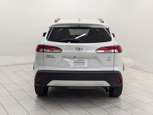 2024 Toyota Corolla Cross LE