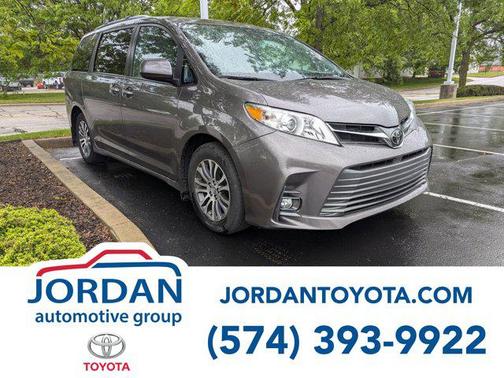 2019 Toyota Sienna XLE
