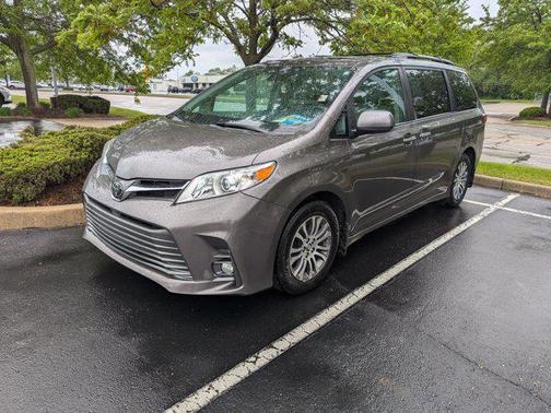 2019 Toyota Sienna XLE