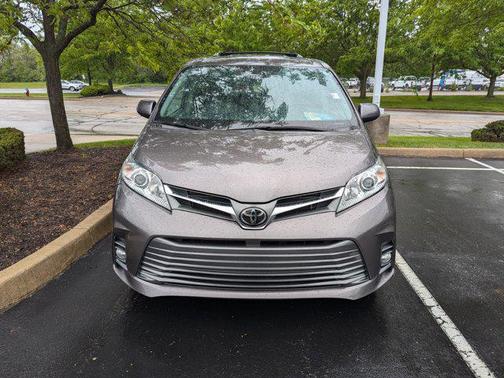 2019 Toyota Sienna XLE