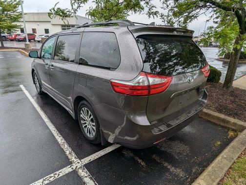 2019 Toyota Sienna XLE