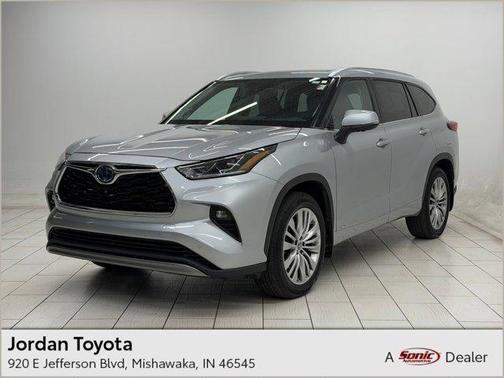 Celestial Silver Metallic 2023 Toyota Highlander Hybrid Platinum