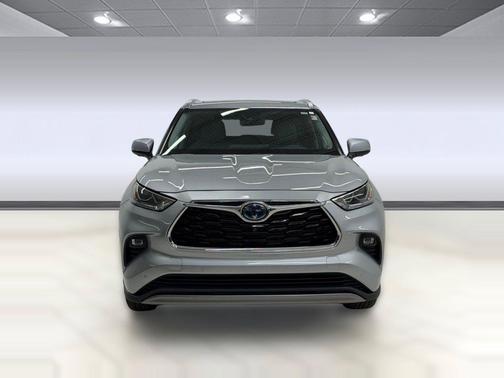 Celestial Silver Metallic 2023 Toyota Highlander Hybrid Platinum