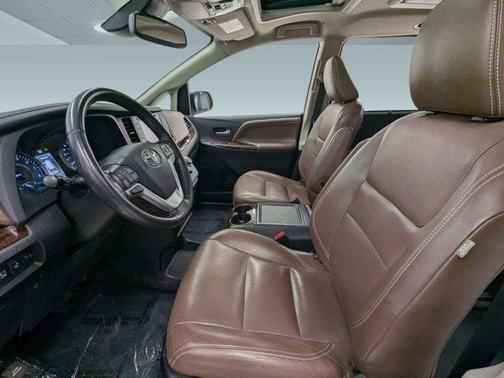 2020 Toyota Sienna Limited Premium