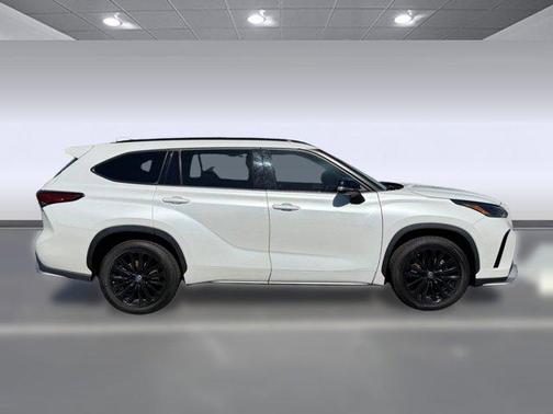 Wind Chill Pearl 2023 Toyota Highlander XSE