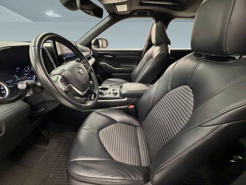 Wind Chill Pearl 2023 Toyota Highlander XSE