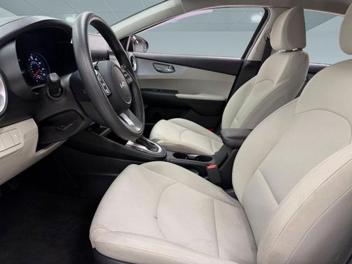 Aurora Black 2022 Kia Forte LXS