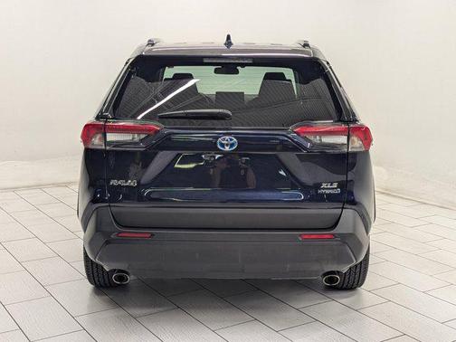 2020 Toyota RAV4 Hybrid XLE