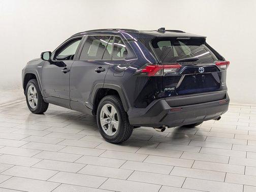 2020 Toyota RAV4 Hybrid XLE