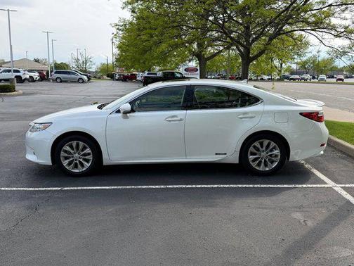 Starfire Pearl 2013 Lexus ES 300h Base