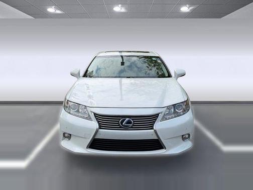Starfire Pearl 2013 Lexus ES 300h Base