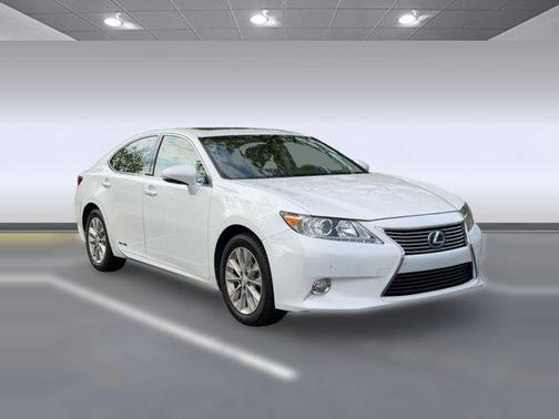 Starfire Pearl 2013 Lexus ES 300h Base