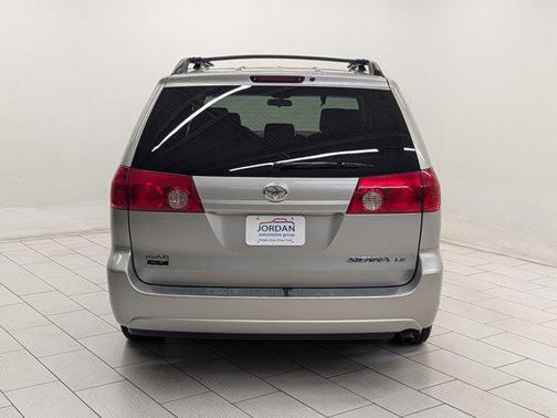 2006 Toyota Sienna LE