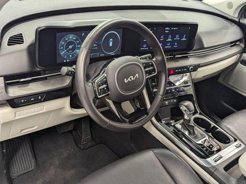 2024 Kia Carnival SX