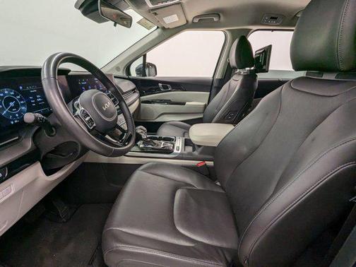 2024 Kia Carnival SX