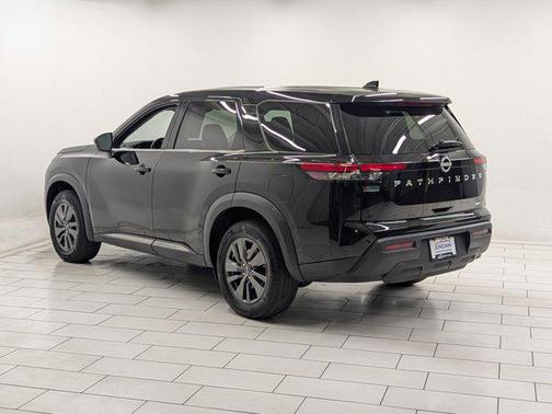2022 Nissan Pathfinder S 4WD