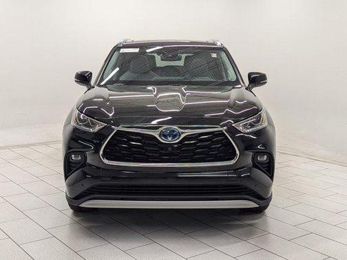 2021 Toyota Highlander Hybrid Platinum