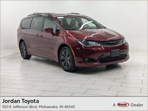2019 Chrysler Pacifica Hybrid Touring L