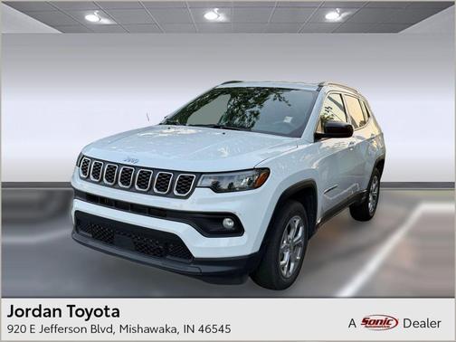 Bright White Clearcoat 2024 Jeep Compass Latitude