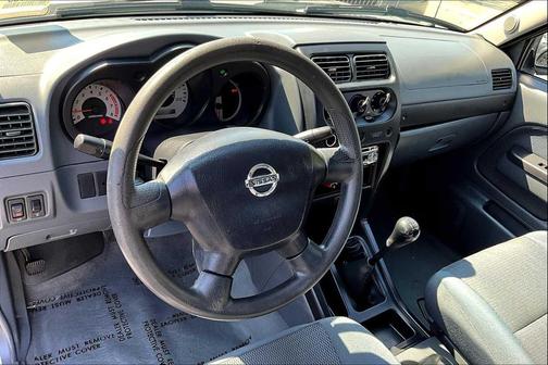 2004 Nissan Frontier XE King Cab