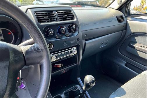 2004 Nissan Frontier XE King Cab