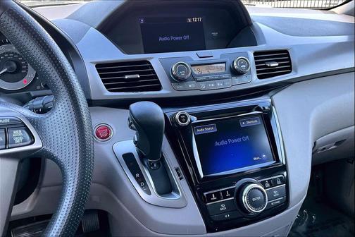 Modern Steel Metallic 2016 Honda Odyssey SE