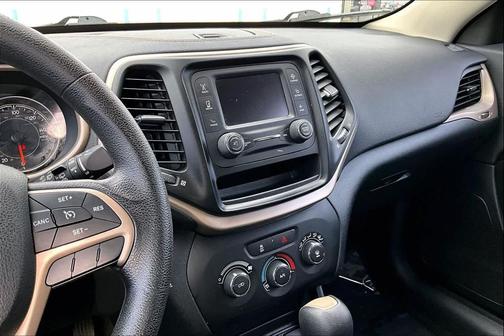 2016 Jeep Cherokee Sport