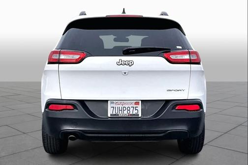 2016 Jeep Cherokee Sport