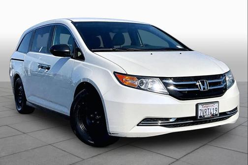 White Diamond Pearl 2016 Honda Odyssey LX