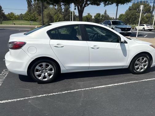2013 Mazda Mazda3 i SV