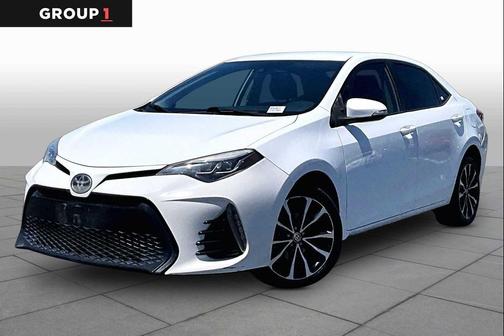 Super White 2017 Toyota Corolla SE