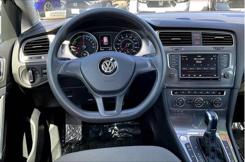 2016 Volkswagen e-Golf SE