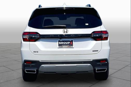 Platinum White Pearl 2026 Honda Pilot Touring 8-Passenger