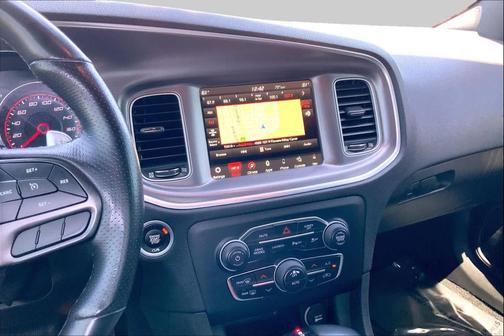 Go Mango 2022 Dodge Charger Scat Pack