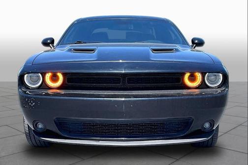 Pitch Black Clearcoat 2020 Dodge Challenger SXT