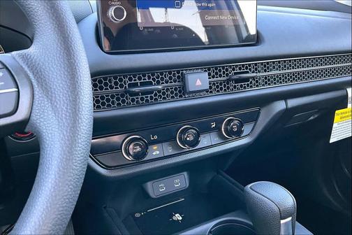 Platinum White Pearl 2026 Honda HR-V LX