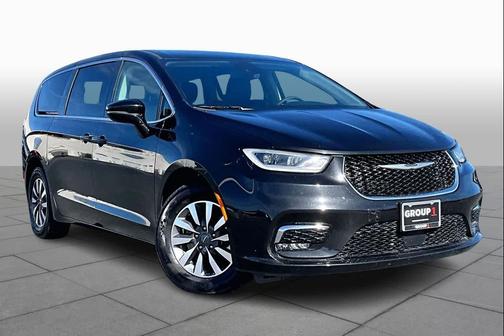 Brilliant Black Crystal Pearlcoat 2024 Chrysler Pacifica Hybrid Select