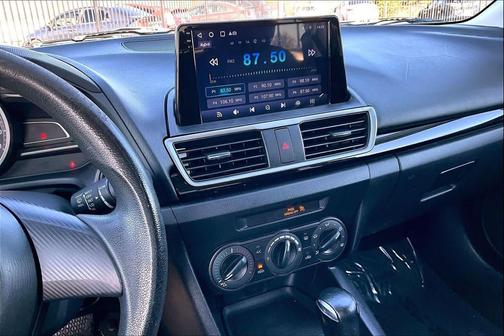 2015 Mazda Mazda3 i SV