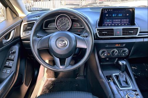 2015 Mazda Mazda3 i SV