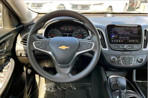 2022 Chevrolet Malibu FWD LT
